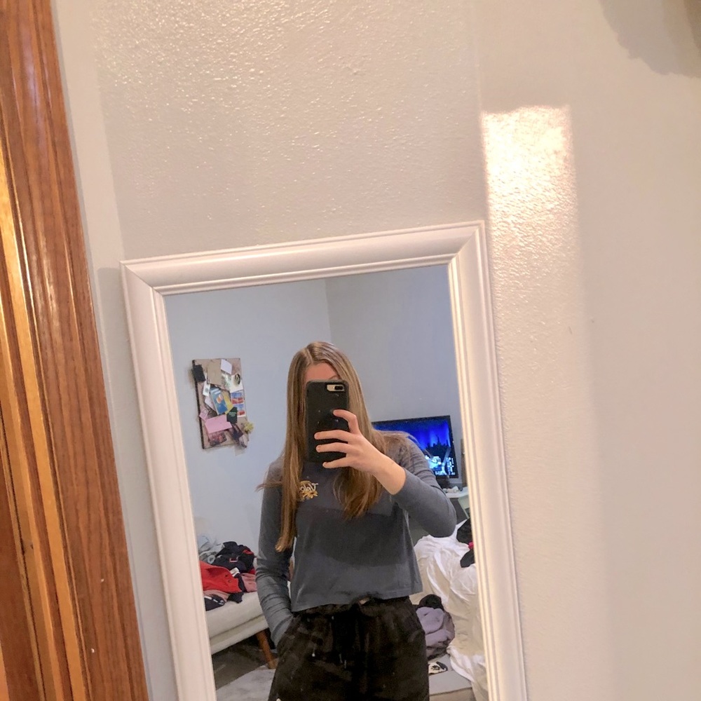 TILLYS ~Cropped long sleeve tee